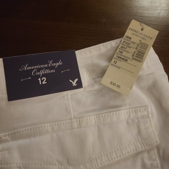American Eagle White Bermuda Shorts - Size 12 - Picture 3 of 3